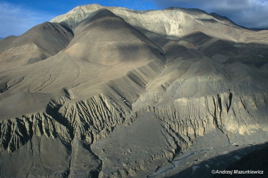 Pustynne krajobrazy między Muktinath a Kagbeni