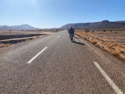 Rzadkie kilometry po asfalcie (fot. Kamil Wereszczyński)