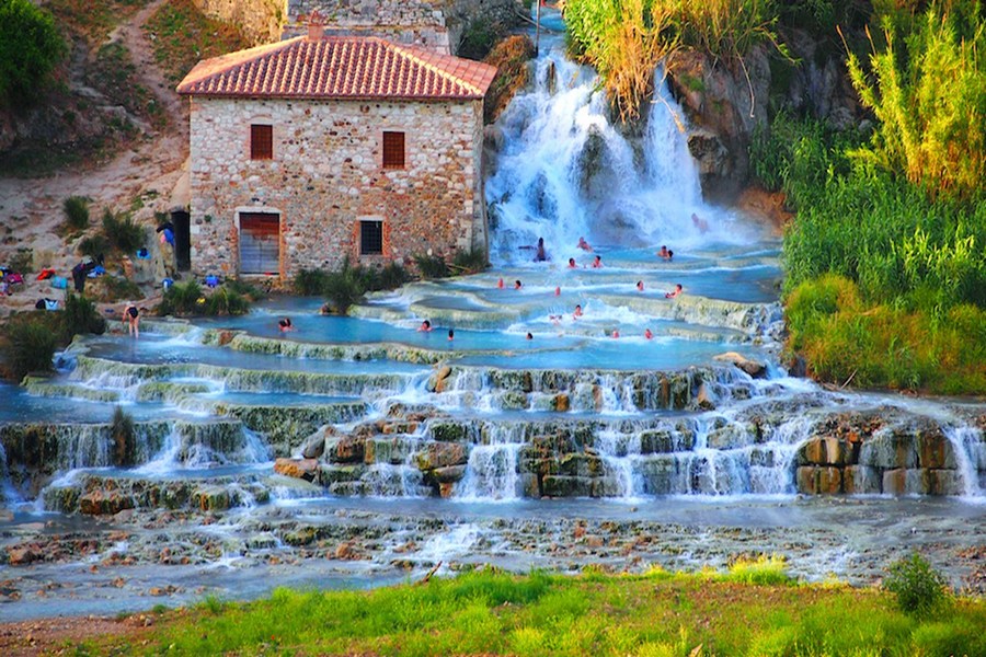 Naturalne baseny termalne Cascate del Mulino