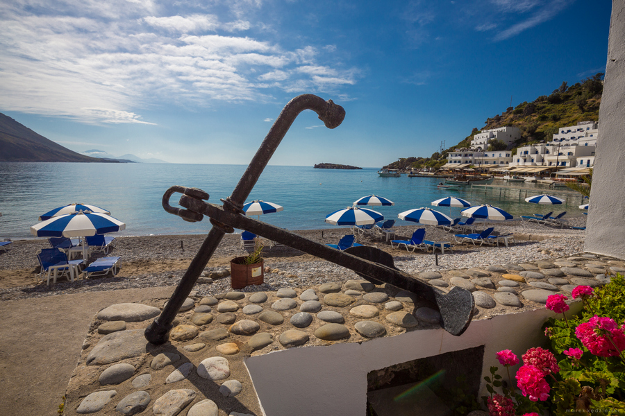 Wybrzeże i plaża w Loutro (fot. Marek Kędzierski)