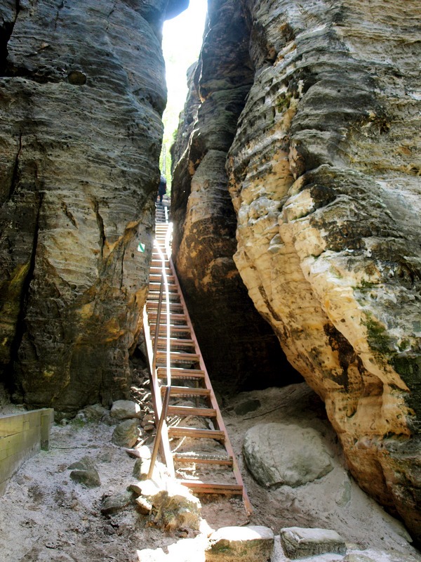 W skalnych labiryntach Tiskich Ścian (fot. Paweł Klimek)