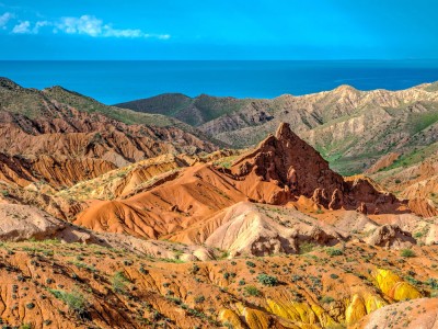 Formacje w Kanionie Skazka i jezioro Issyk-kul