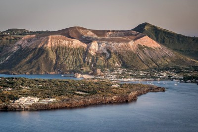 Widok na wyspę Vulcano, foto. Marek Danielak