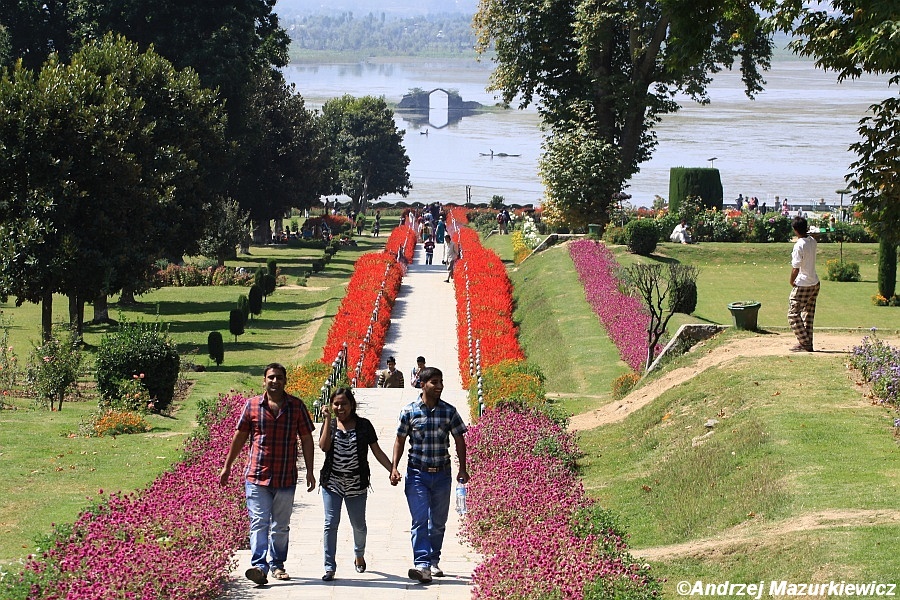 Ogród mogolski Nishat Bagh