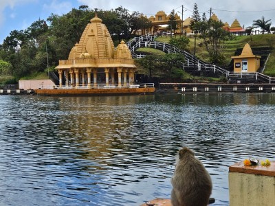 Strażnik przy jeziorze Ganga Talao, fot. M. Olszewska