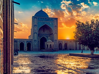 Dziedziniec meczetu Po-i-Kalan, Buchara