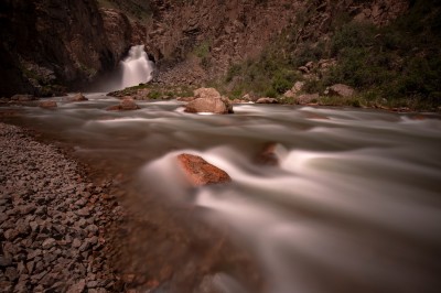 Nad rzeką (fot. S. Adamczak, okfoto.pl) Nad rzeką (fot. S. Adamczak, okfoto.pl)