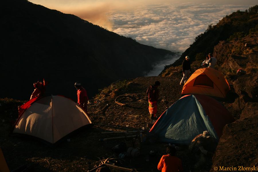 Nocleg na krawędzi wulkanu Rinjani, Lombok